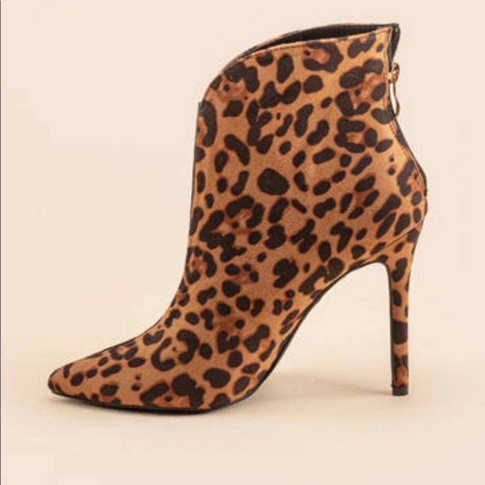 Leopard faux suede Ophelia bootie sz 7.5 - Picture 3 of 5